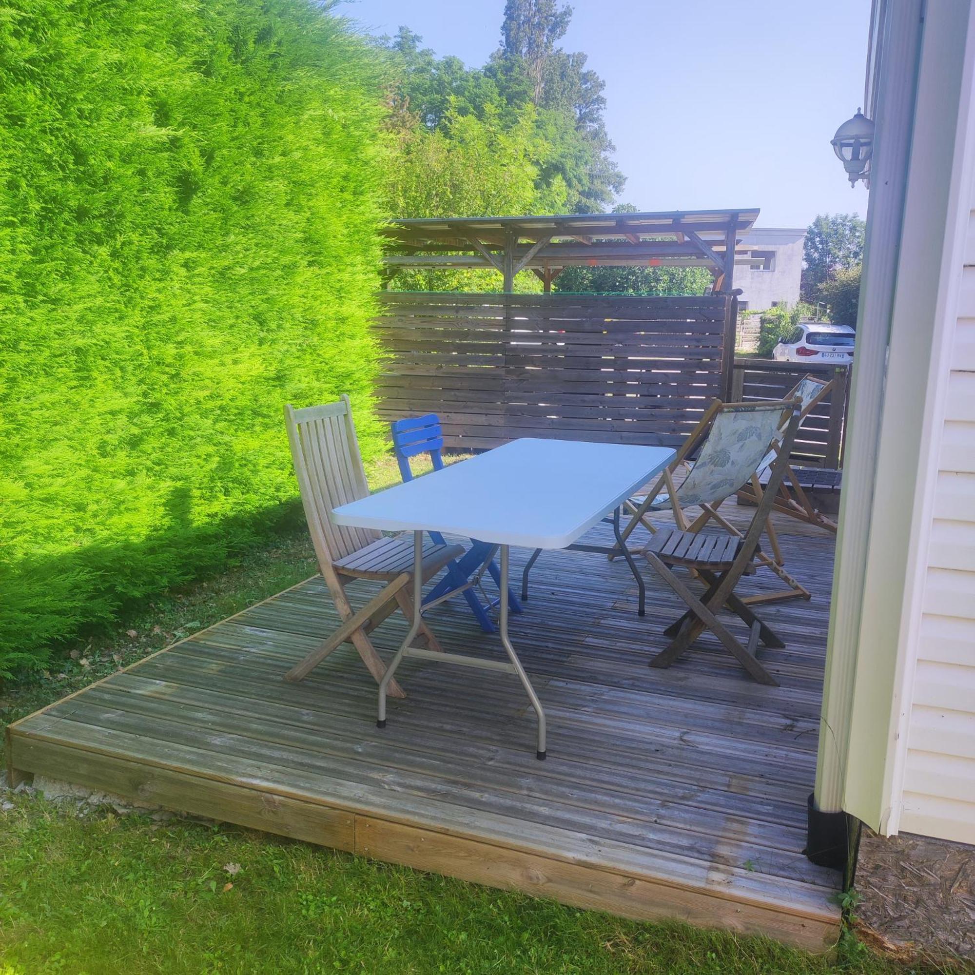 Mobile-home Avec Terrasse Campingplatz *