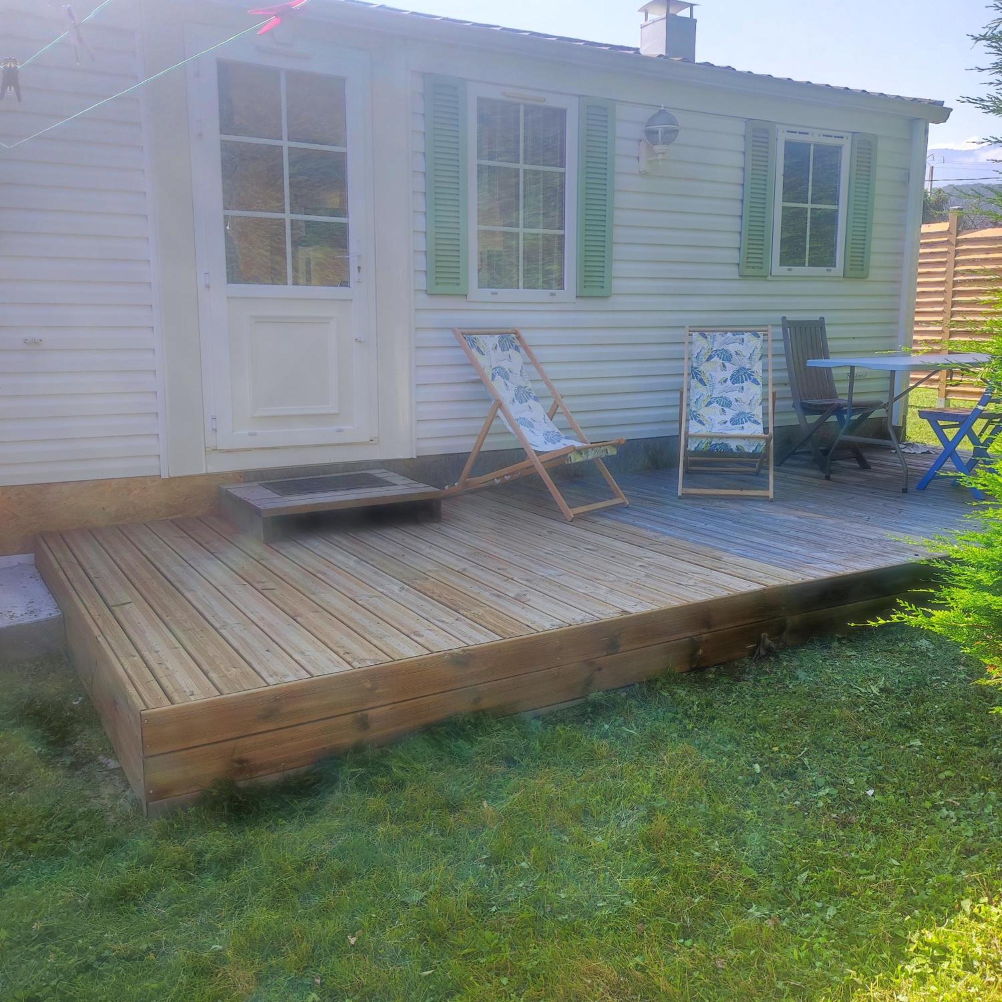 Mobile-home Avec Terrasse *